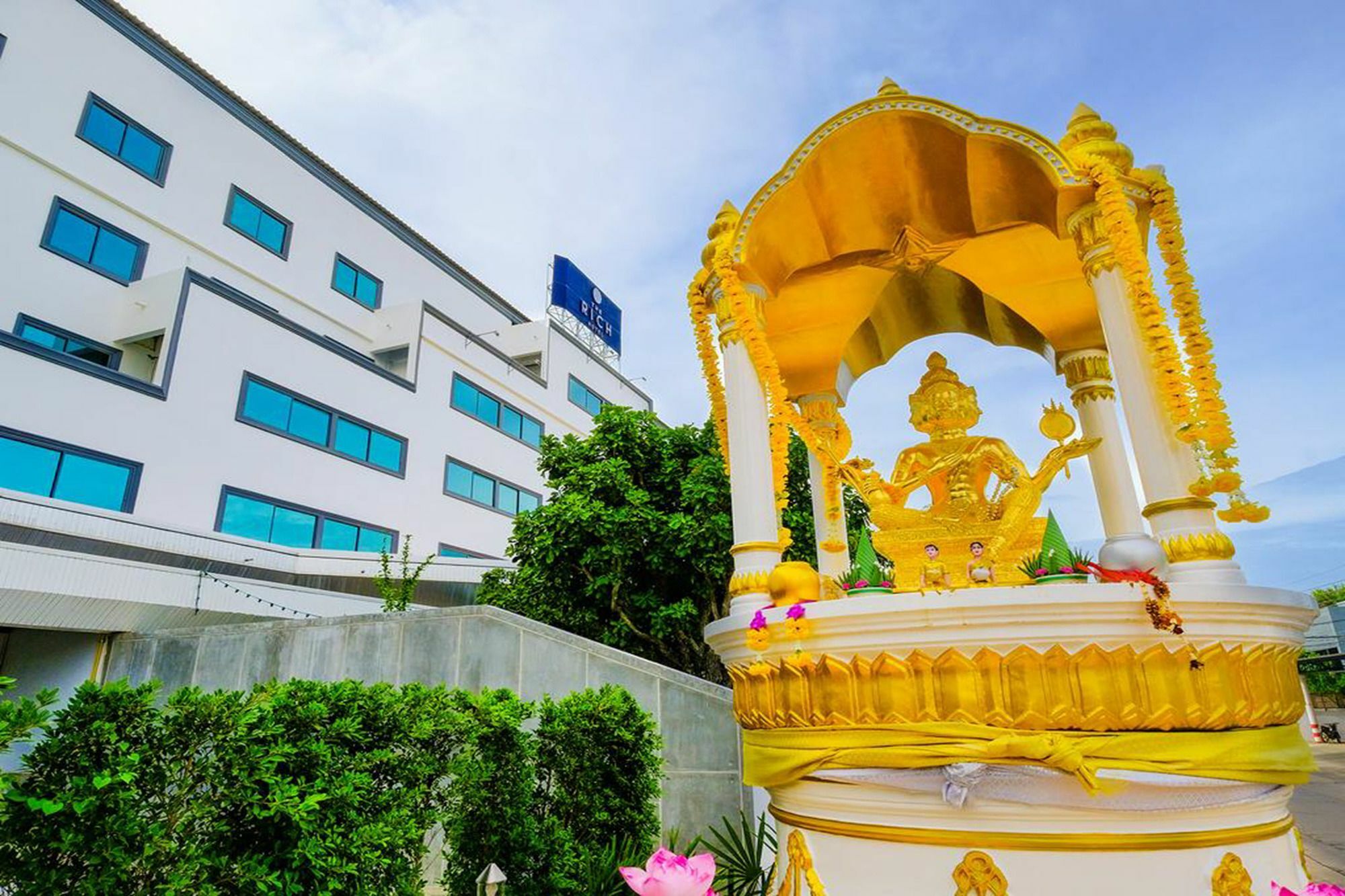 The Rich Hotel Nakhonratchasima Exterior foto